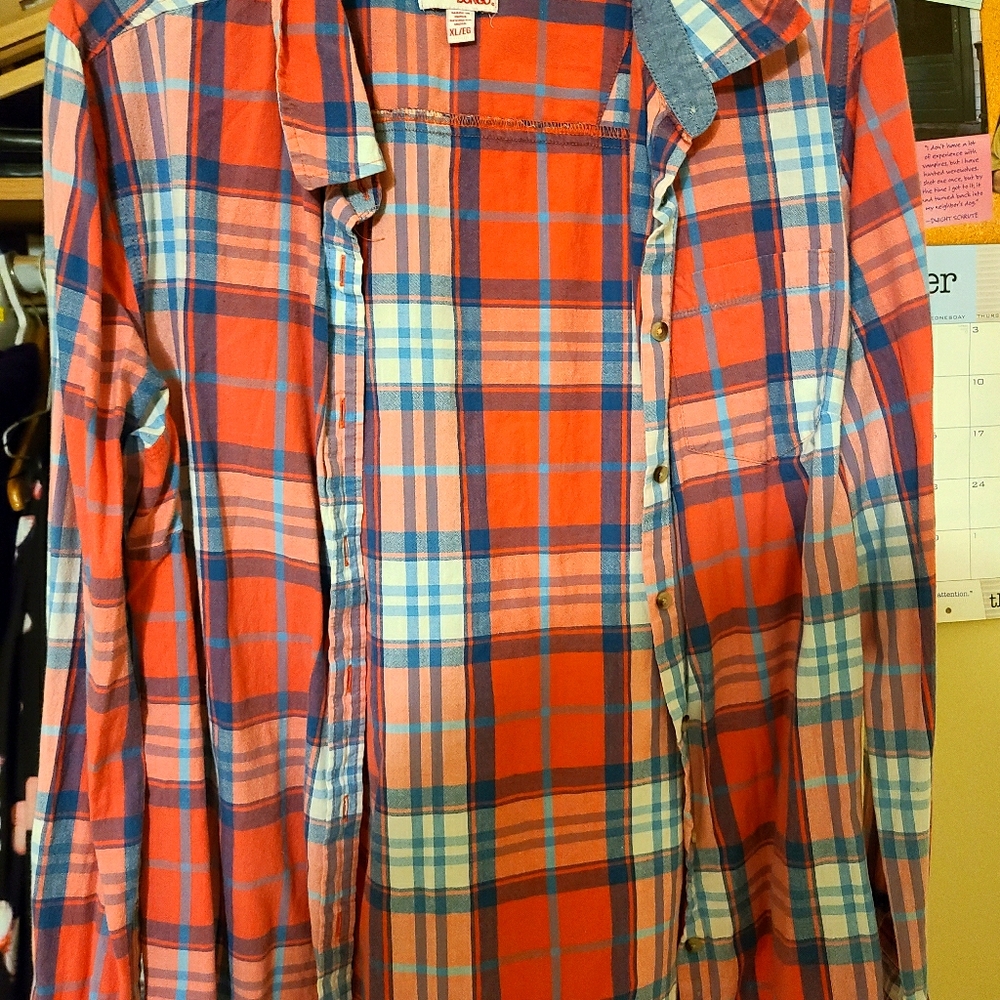 Plaid long-sleeved top
